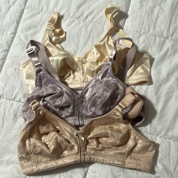 Bras - Picture 1 of 4